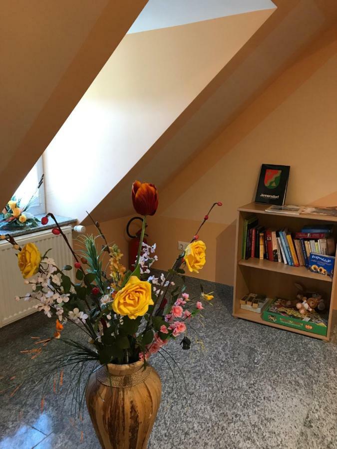 Gaestehaus Lindenhof 延纳斯多夫 外观 照片
